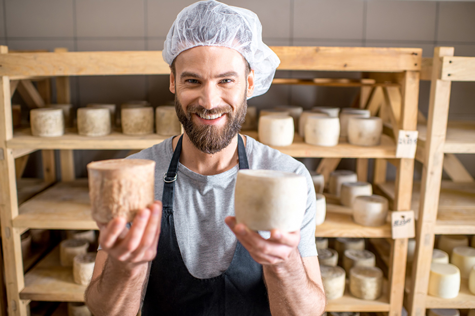 Pour les fromagers et autres métiers de l'alimentaire, des étiquettes adaptées aux normes alimentaires